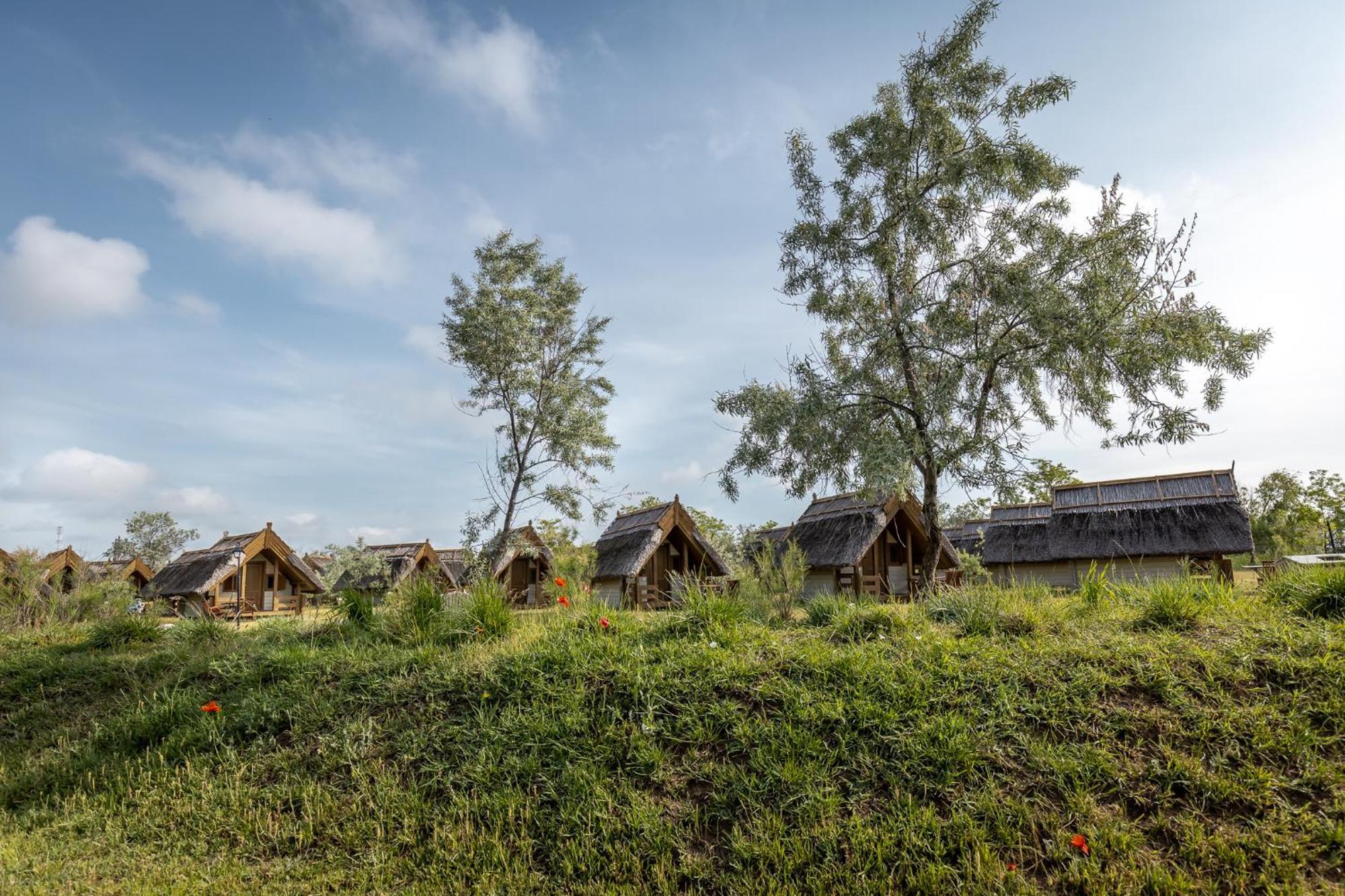 Dolphin Camping Hotell Sfântu Gheorghe Eksteriør bilde